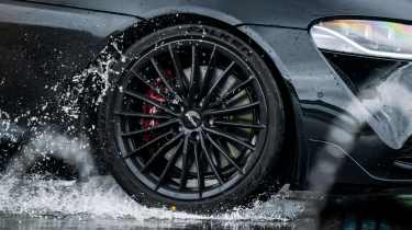 Falken Azenis RS820 